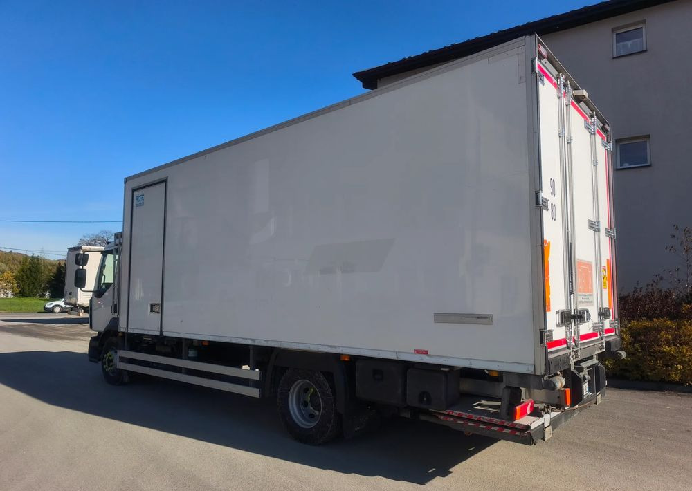 Renault GAMA D 16.250 chłodnia izoterma 16 palet klima - Caminhão frigorífico: foto 4 Renault GAMA D 16.250 chłodnia izoterma 16 palet klima - Caminhão frigorífico: foto 4