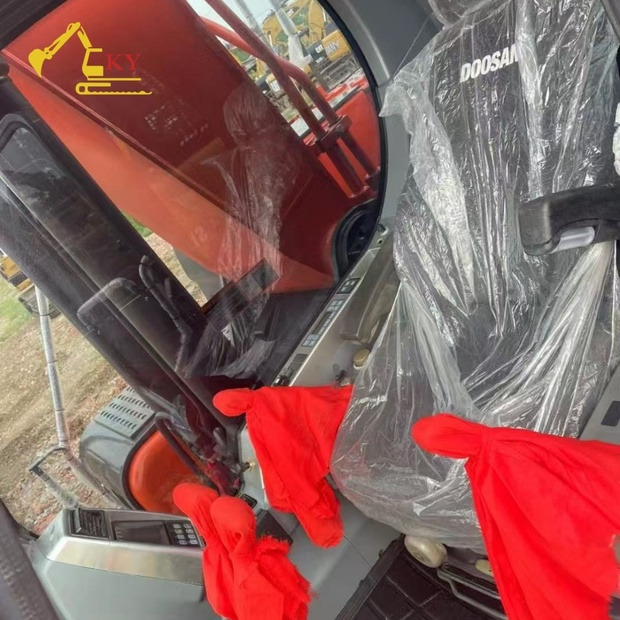 2023 Doosan DX300 - Escavadora de rastos: foto 2 2023 Doosan DX300 - Escavadora de rastos: foto 2