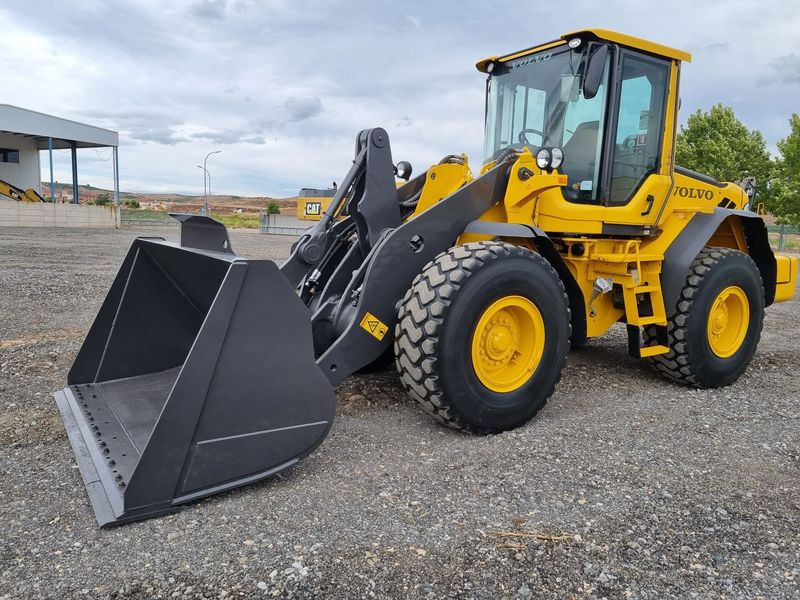 CATERPILLAR L90F - Carregadeira de rodas: foto 1 CATERPILLAR L90F - Carregadeira de rodas: foto 1