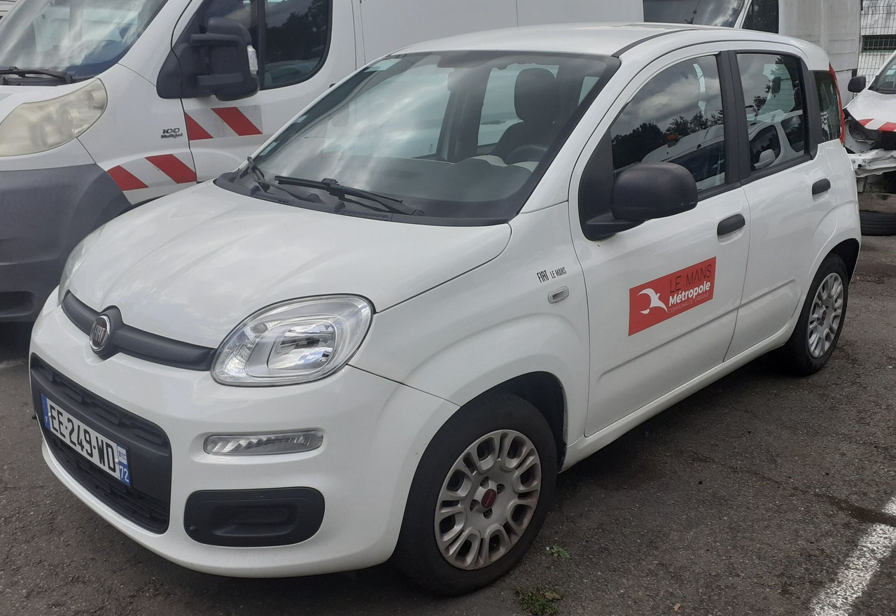 EE-249-72 - FIAT Panda Easy 1.2 - Automóvel: foto 2 EE-249-72 - FIAT Panda Easy 1.2 - Automóvel: foto 2