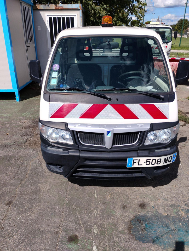 PIAGGIO PORTER 2 PLACES AVEC PLATEAU GENRE CTTE / DISPONIBL - Furgão caixa aberta: foto 2 PIAGGIO PORTER 2 PLACES AVEC PLATEAU GENRE CTTE / DISPONIBL - Furgão caixa aberta: foto 2