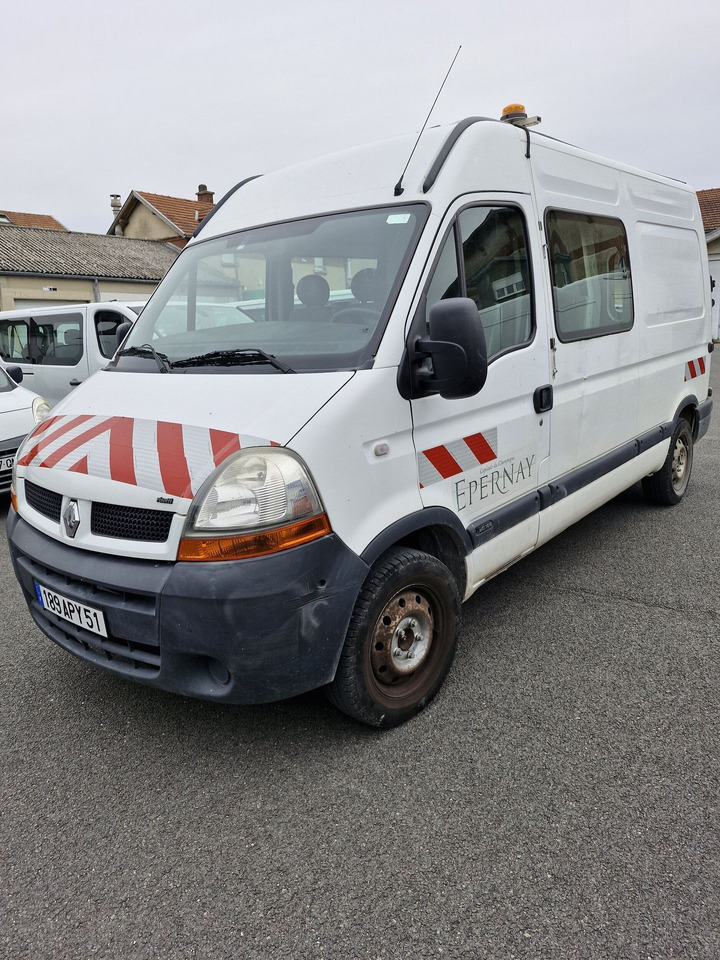 Renault Master 189APY51 7 places de 2005. 68 226 Km. Cabine repliable. Entretien régulier. Compte rendus des derniers Contrôle technique en pièces jointe avec Carte grise + historique entretien. - Carrinha cabine dupla: foto 3 Renault Master 189APY51 7 places de 2005. 68 226 Km. Cabine repliable. Entretien régulier. Compte rendus des derniers Contrôle technique en pièces jointe avec Carte grise + historique entretien. - Carrinha cabine dupla: foto 3