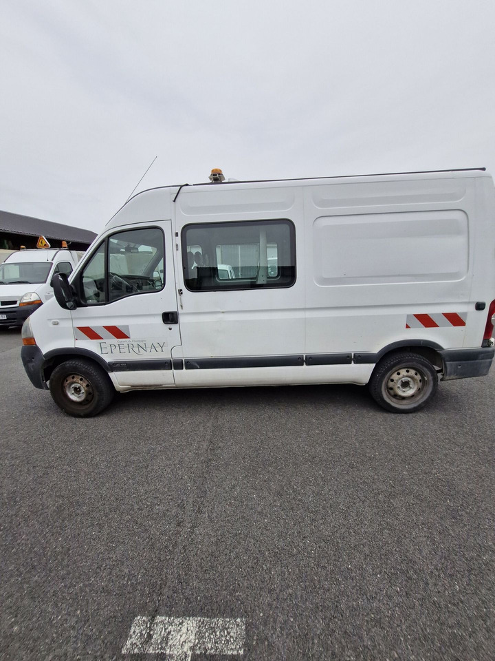 Renault Master 189APY51 7 places de 2005. 68 226 Km. Cabine repliable. Entretien régulier. Compte rendus des derniers Contrôle technique en pièces jointe avec Carte grise + historique entretien. - Carrinha cabine dupla: foto 1 Renault Master 189APY51 7 places de 2005. 68 226 Km. Cabine repliable. Entretien régulier. Compte rendus des derniers Contrôle technique en pièces jointe avec Carte grise + historique entretien. - Carrinha cabine dupla: foto 1