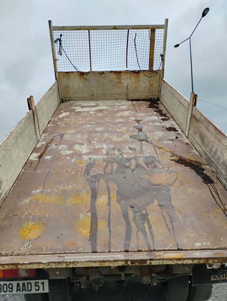 Renault Midlum 909AAD51- Disponible à compter du 19 /11/2025. Camion benne 13T-Moteur remplacé en 2021 ( environ 120 000km). Usure importante de la benne, oxydation de fer globale apparente - Norme Eu - Caminhão basculante: foto 2 Renault Midlum 909AAD51- Disponible à compter du 19 /11/2025. Camion benne 13T-Moteur remplacé en 2021 ( environ 120 000km). Usure importante de la benne, oxydation de fer globale apparente - Norme Eu - Caminhão basculante: foto 2