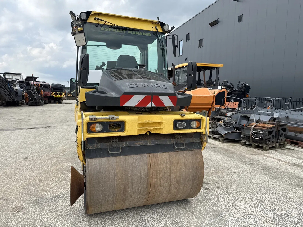 Bomag BW 154 AP-4i AM - Compactador de asfalto: foto 3 Bomag BW 154 AP-4i AM - Compactador de asfalto: foto 3