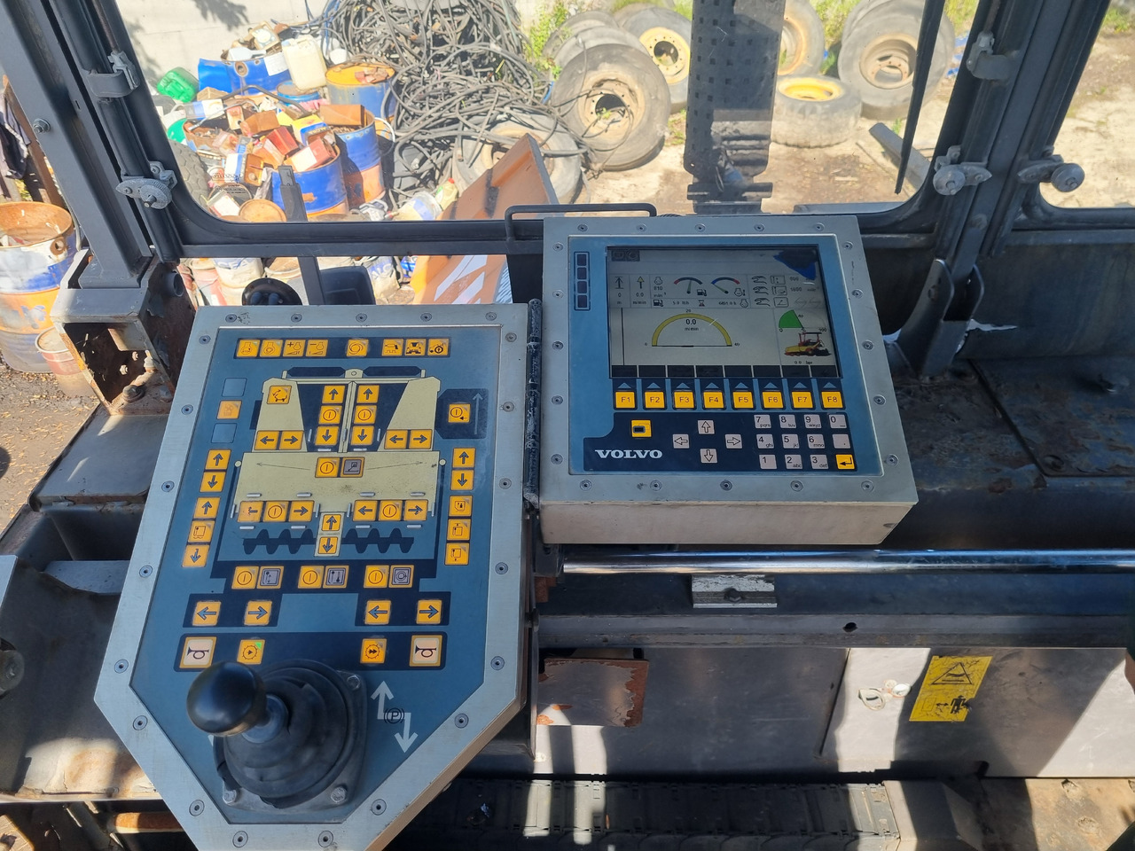 VOLVO TITAN 6870 - Acabadora: foto 5 VOLVO TITAN 6870 - Acabadora: foto 5