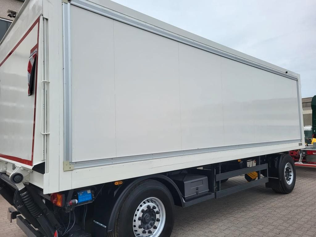 Diversen Drehschemel Vermietung möglich LBW Durchladbar Drehschemel Vermietung möglich LBW Durchladbar - Reboque furgão: foto 2 Diversen Drehschemel Vermietung möglich LBW Durchladbar Drehschemel Vermietung möglich LBW Durchladbar - Reboque furgão: foto 2