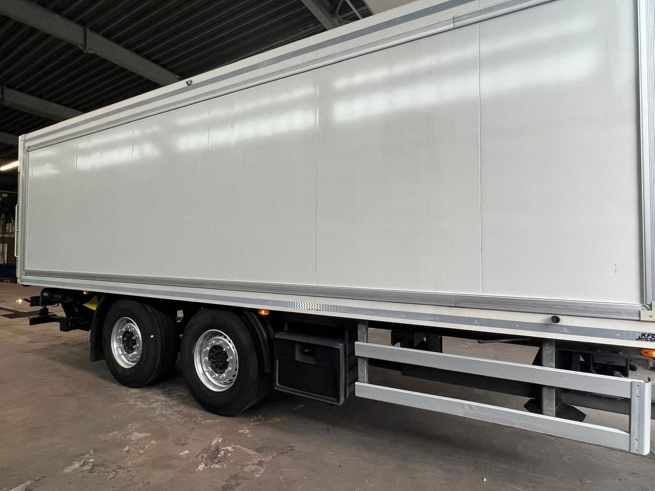 Mercedes-Benz Actros 2543 Komplettzug Voll-Luft - Lange Koffer - Caminhão furgão: foto 5 Mercedes-Benz Actros 2543 Komplettzug Voll-Luft - Lange Koffer - Caminhão furgão: foto 5