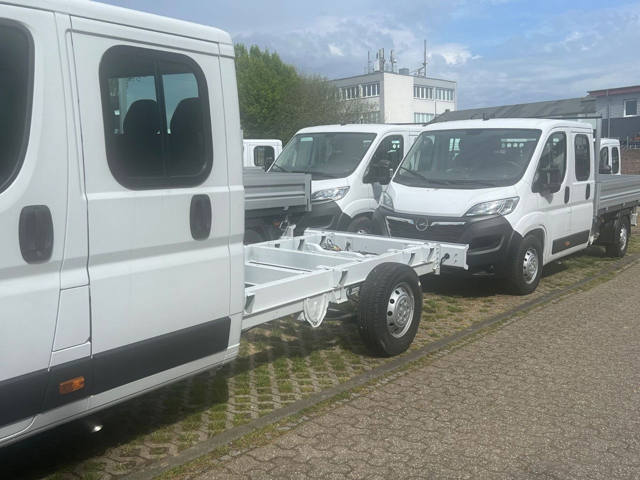 Opel Movano DoKa Kipper-Pritsche- L3H2 3,5t Edition - Furgão basculante: foto 2 Opel Movano DoKa Kipper-Pritsche- L3H2 3,5t Edition - Furgão basculante: foto 2