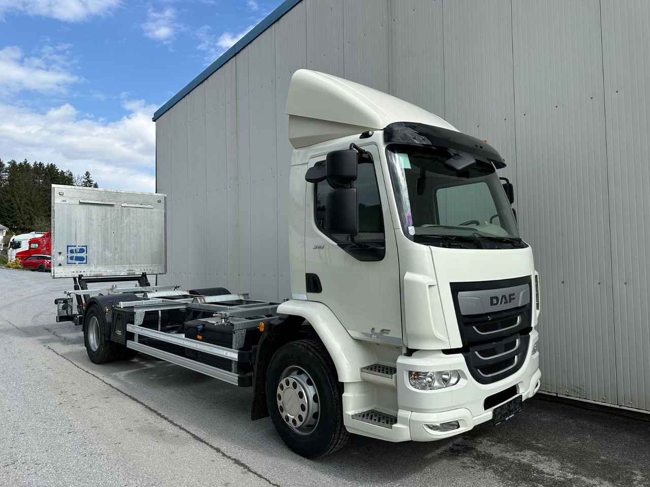 DAF LF 310 8G LBW Bär2T 3J-Garatnie DAF LF 310 8G LBW Bär2T 3J-Garatnie - Caminhão transportador de contêineres/ Caixa móvel: foto 2 DAF LF 310 8G LBW Bär2T 3J-Garatnie DAF LF 310 8G LBW Bär2T 3J-Garatnie - Caminhão transportador de contêineres/ Caixa móvel: foto 2