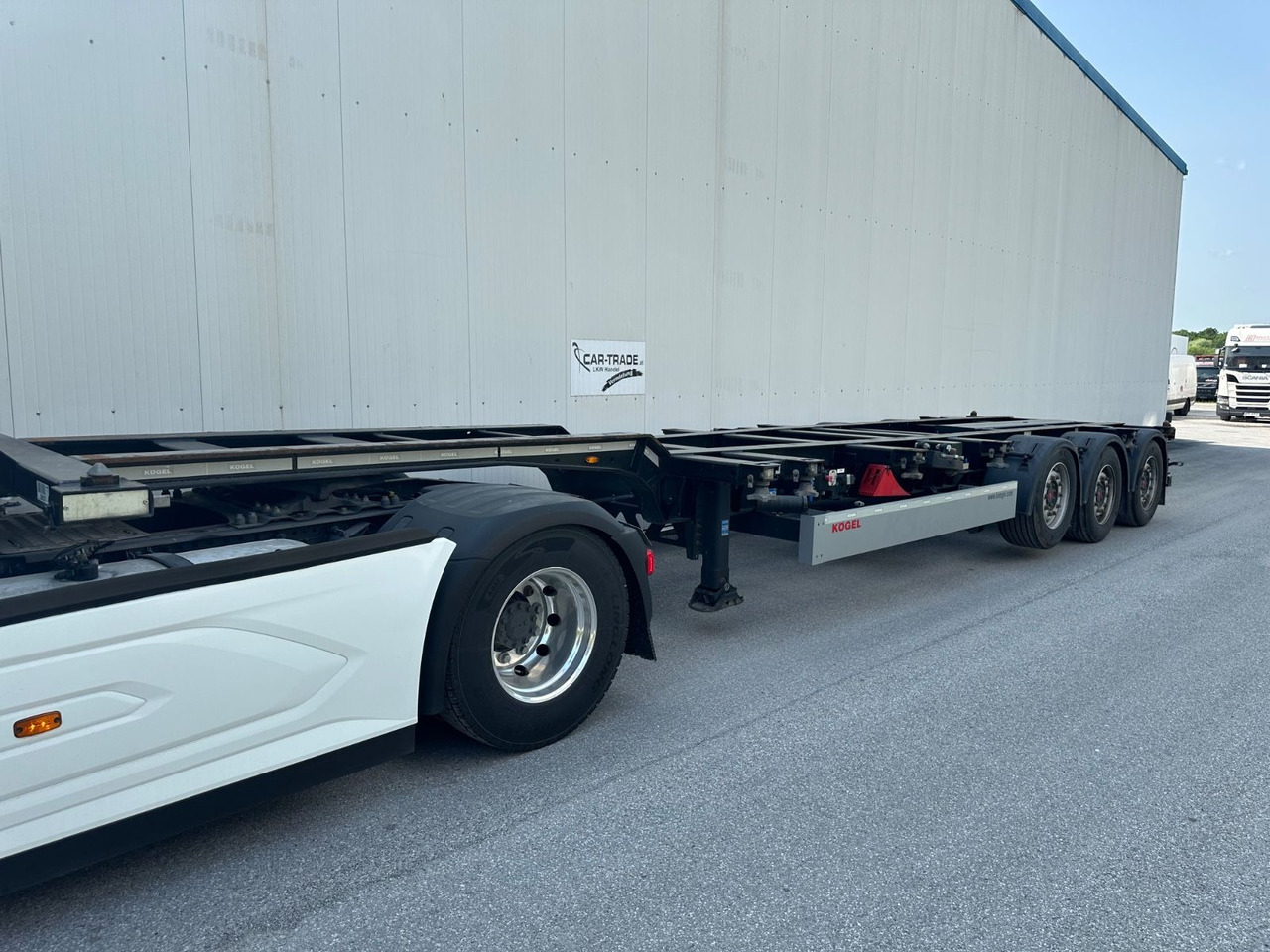 Kögel SN 24 LIFT SAF 2x20 1x30 1x40 6STK - Semireboque transportador de contêineres/ Caixa móvel: foto 1 Kögel SN 24 LIFT SAF 2x20 1x30 1x40 6STK - Semireboque transportador de contêineres/ Caixa móvel: foto 1