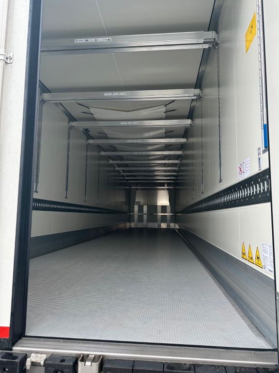 Krone SDR 27 Vector 1550 Doppelstock/Blumenbreit Krone SDR 27 Vector 1550 Doppelstock/Blumenbreit - Semireboque frigorífico: foto 5 Krone SDR 27 Vector 1550 Doppelstock/Blumenbreit Krone SDR 27 Vector 1550 Doppelstock/Blumenbreit - Semireboque frigorífico: foto 5