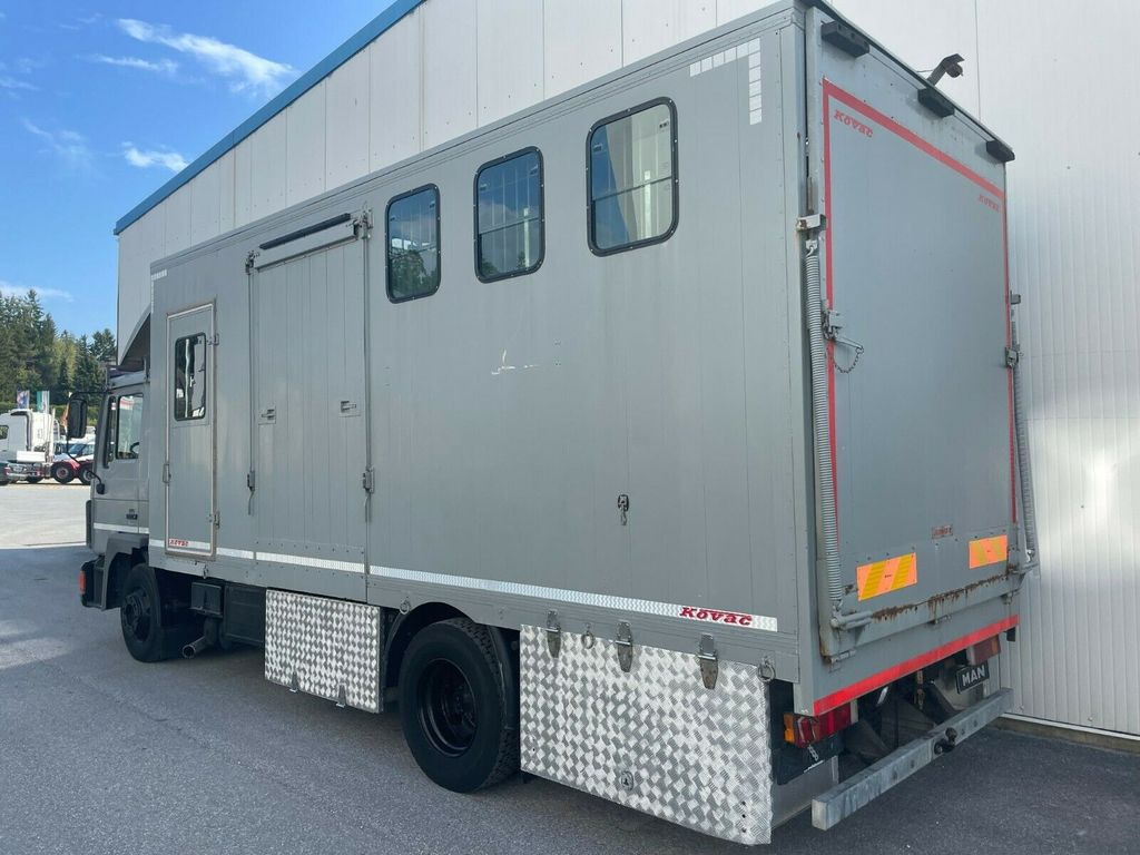 MAN 12.192 Pferdetransporter MAN 12.192 Pferdetransporter - Caminhão para transporte de cavalos: foto 4 MAN 12.192 Pferdetransporter MAN 12.192 Pferdetransporter - Caminhão para transporte de cavalos: foto 4