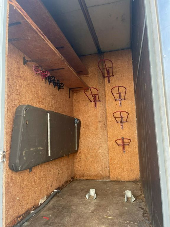 MAN 12.192 Pferdetransporter MAN 12.192 Pferdetransporter - Caminhão para transporte de cavalos: foto 5 MAN 12.192 Pferdetransporter MAN 12.192 Pferdetransporter - Caminhão para transporte de cavalos: foto 5