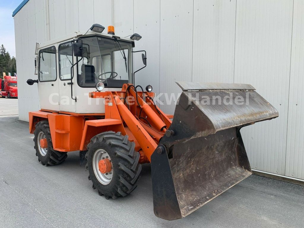 Schaeff SKB 902 - Retroescavadeira: foto 2 Schaeff SKB 902 - Retroescavadeira: foto 2