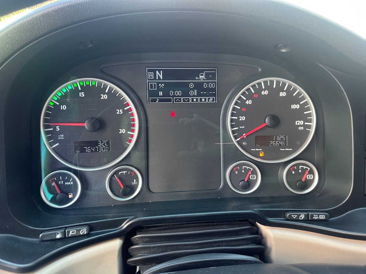 Tractor MAN TGX 18.460 XXL Intarder/Standklima: foto 9 Tractor MAN TGX 18.460 XXL Intarder/Standklima: foto 9