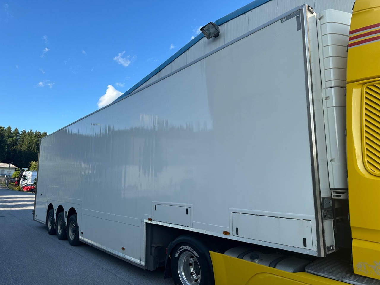 Van Eck Dubbeldeck T3Z Carrier - Semireboque furgão: foto 2 Van Eck Dubbeldeck T3Z Carrier - Semireboque furgão: foto 2