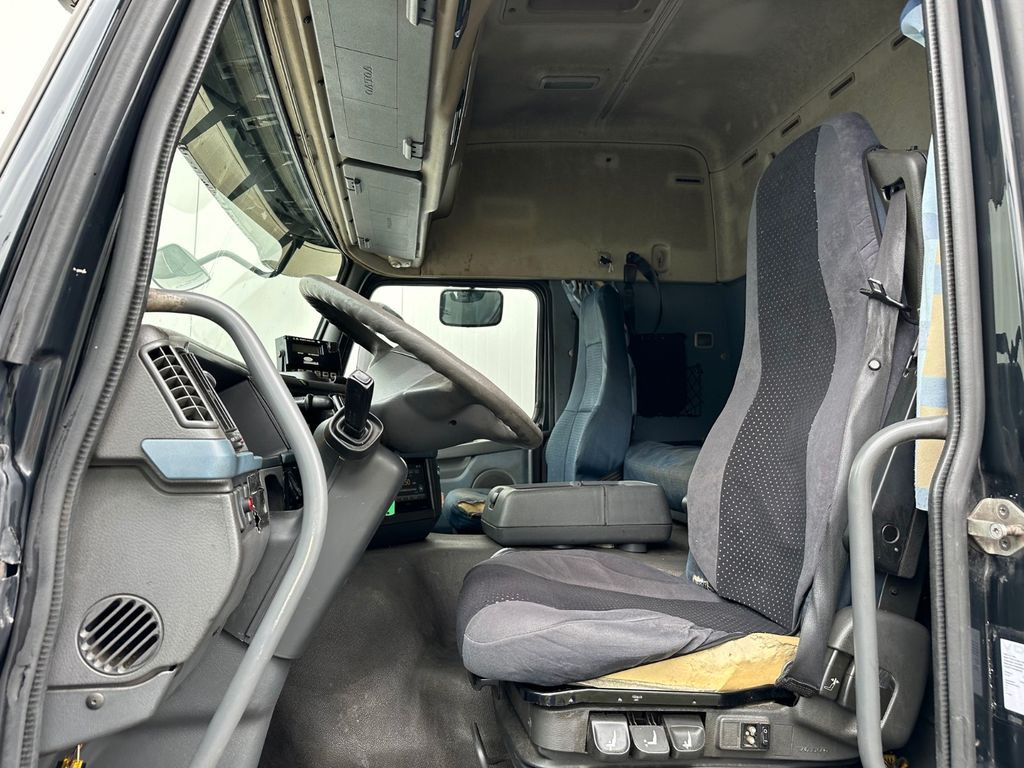 Volvo FM 440 VEB+ Analog Supra 850 Volvo FM 440 VEB+ Analog Supra 850 - Caminhão frigorífico: foto 5 Volvo FM 440 VEB+ Analog Supra 850 Volvo FM 440 VEB+ Analog Supra 850 - Caminhão frigorífico: foto 5