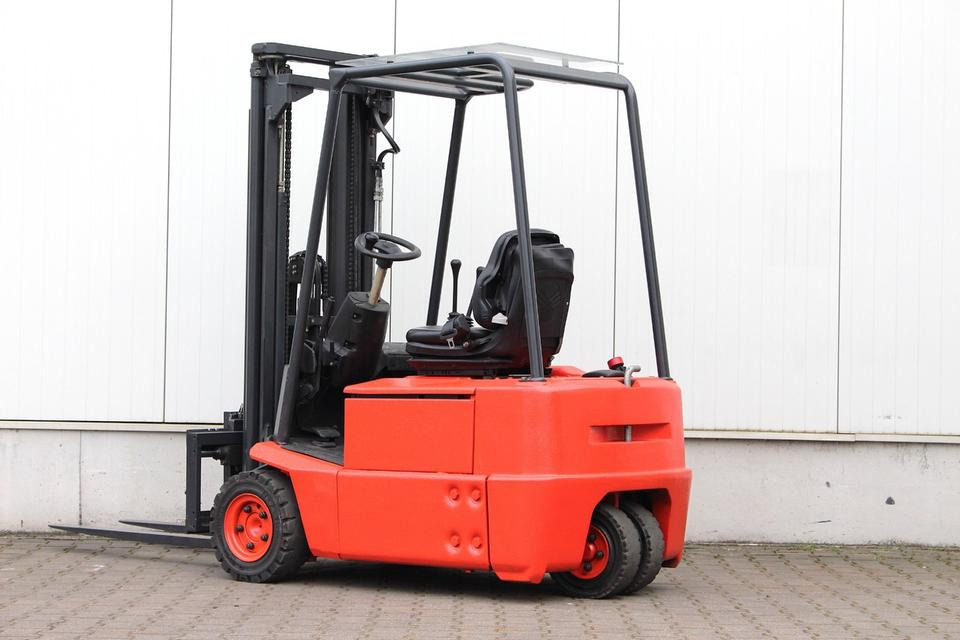LINDE E15Z-02 Triplex 4,7m - Empilhadeira elétrica: foto 3 LINDE E15Z-02 Triplex 4,7m - Empilhadeira elétrica: foto 3