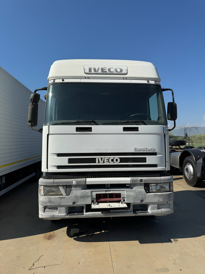 IVECO MAGIRUS 240E42 Gancio Scarrabile - Camião de caixa aberta/ Plataforma: foto 1 IVECO MAGIRUS 240E42 Gancio Scarrabile - Camião de caixa aberta/ Plataforma: foto 1