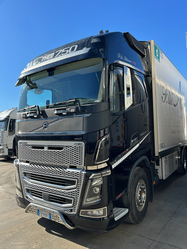VOLVO FH 750 - Caminhão frigorífico: foto 5 VOLVO FH 750 - Caminhão frigorífico: foto 5