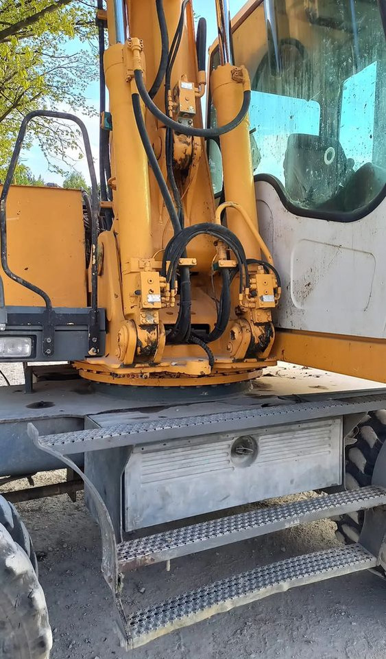 Liebherr A316 - Escavadeira de rodas: foto 4 Liebherr A316 - Escavadeira de rodas: foto 4