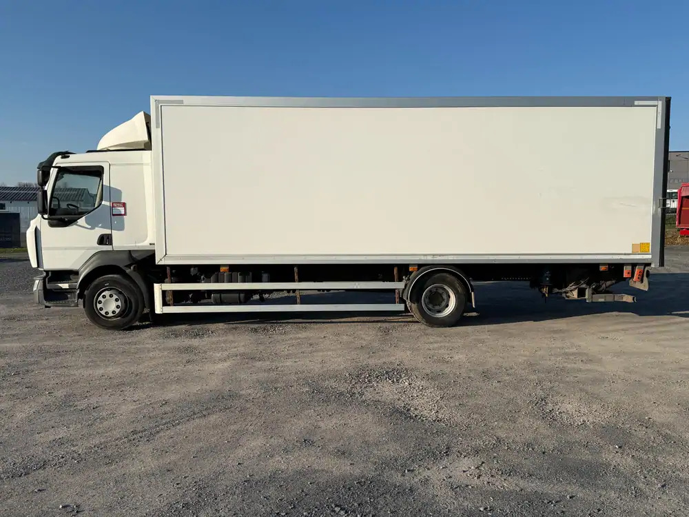 Renault D14 250 *D14 250 cv* - Caminhão furgão: foto 5 Renault D14 250 *D14 250 cv* - Caminhão furgão: foto 5