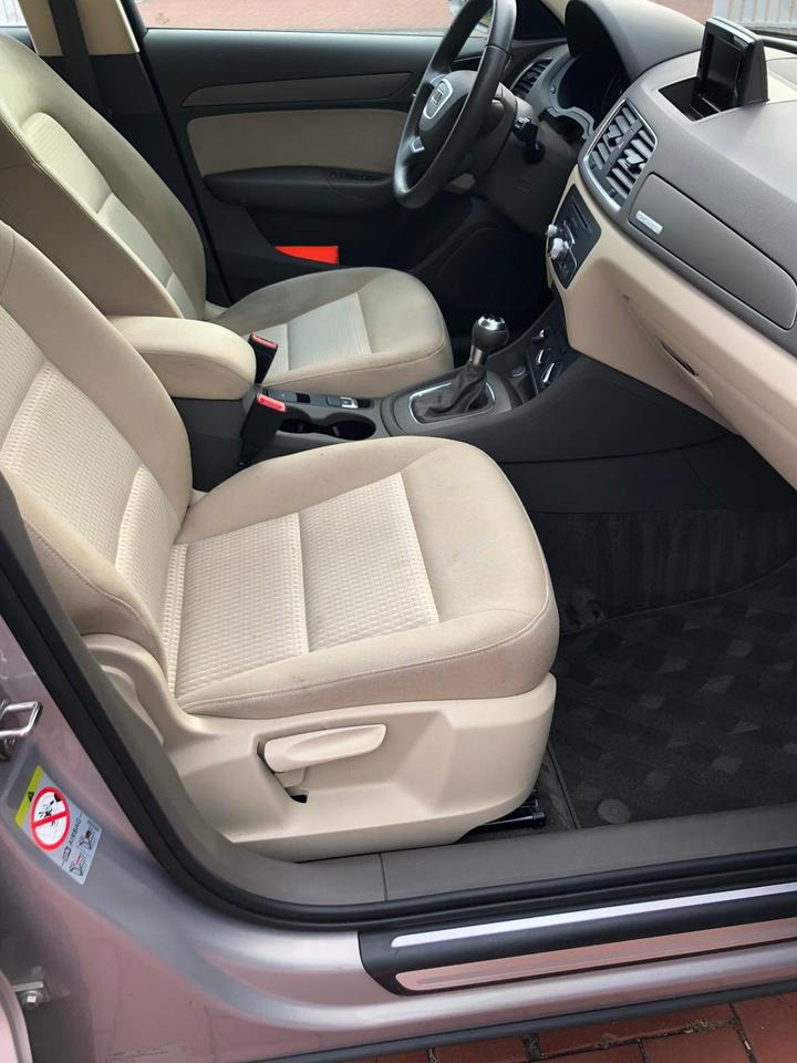 Audi Q3 TFSI + quattro + Autom. + ANK. + TÜV - Automóvel: foto 4 Audi Q3 TFSI + quattro + Autom. + ANK. + TÜV - Automóvel: foto 4