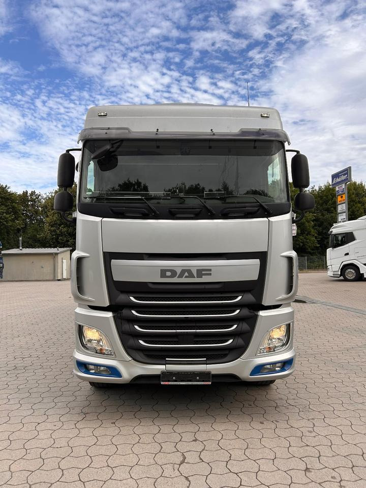 DAF DAF XF 460 FAN + MKG + 10mtr 2to + Lenkachse + EURO 6 - Camião de caixa aberta/ Plataforma, Caminhão grua: foto 2 DAF DAF XF 460 FAN + MKG + 10mtr 2to + Lenkachse + EURO 6 - Camião de caixa aberta/ Plataforma, Caminhão grua: foto 2