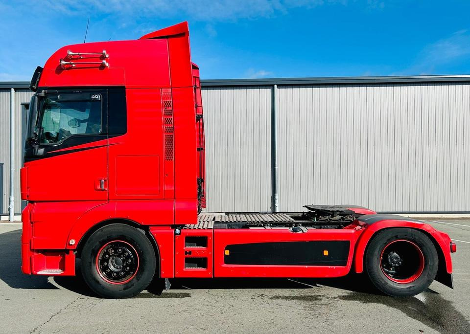 MAN TGX 18.500 4x2 LLS + XXL + Leder + Autom. + Voll-Verkleidung - Tractor: foto 3 MAN TGX 18.500 4x2 LLS + XXL + Leder + Autom. + Voll-Verkleidung - Tractor: foto 3