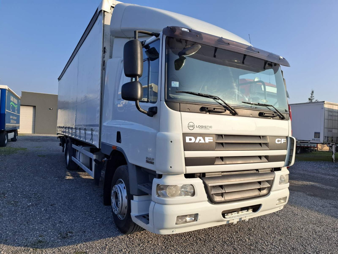 DAF CF 75.360 8,5m - Caminhão com lona: foto 1 DAF CF 75.360 8,5m - Caminhão com lona: foto 1