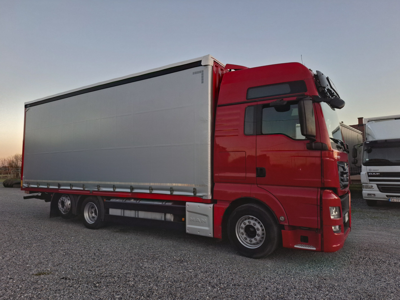 MAN TGX 26.440 E6 - Caminhão com lona: foto 5 MAN TGX 26.440 E6 - Caminhão com lona: foto 5