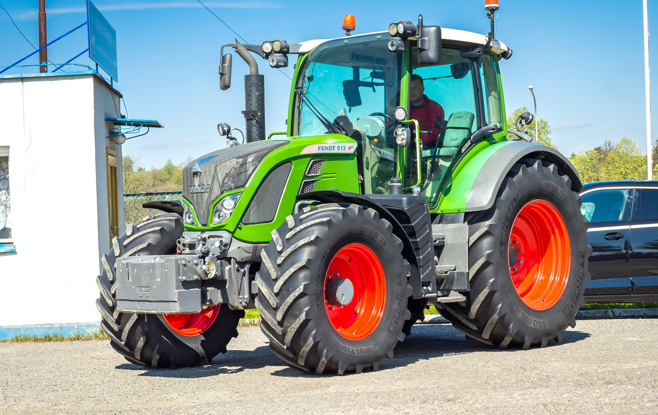 FENDT 513 VARIO - AUTOPILOT - 2016 ROK - ORYGINALNE OPONY - Trator: foto 2 FENDT 513 VARIO - AUTOPILOT - 2016 ROK - ORYGINALNE OPONY - Trator: foto 2