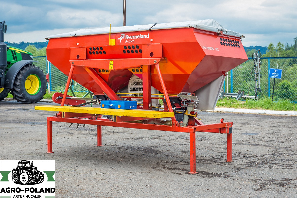 KVERNELAND OPTIMA - 12 X 75 + ZBIORNIK NA NAWÓZ - Semeadora de precisão: foto 2 KVERNELAND OPTIMA - 12 X 75 + ZBIORNIK NA NAWÓZ - Semeadora de precisão: foto 2