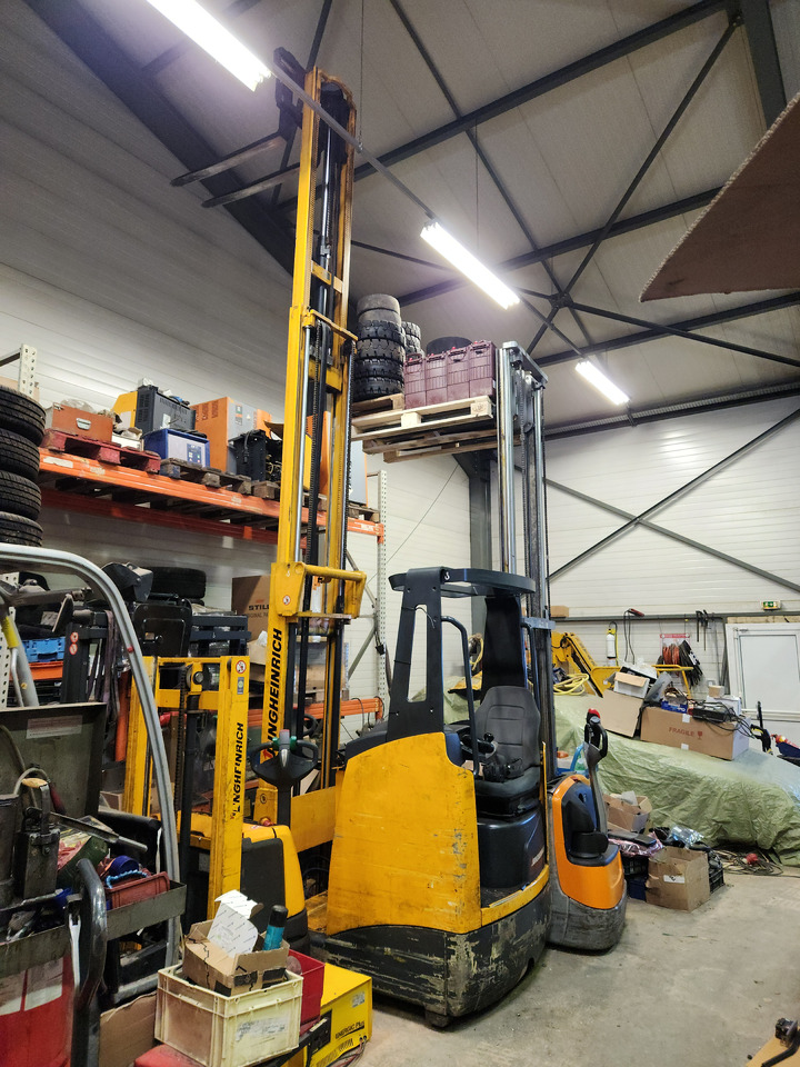 JUNGHEINRICH ETV112 - Empilhador lateral: foto 2 JUNGHEINRICH ETV112 - Empilhador lateral: foto 2