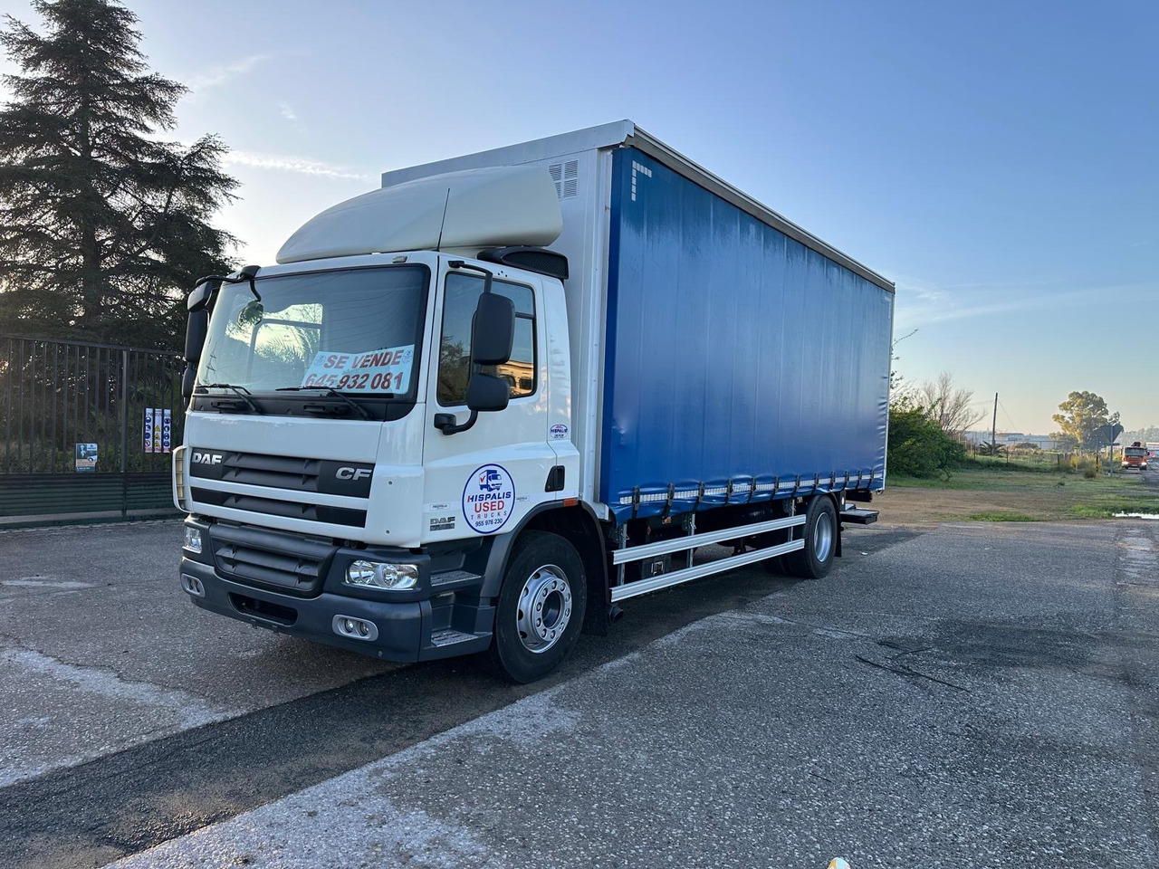 DAF CF 75.310 - Caminhão com lona: foto 1 DAF CF 75.310 - Caminhão com lona: foto 1