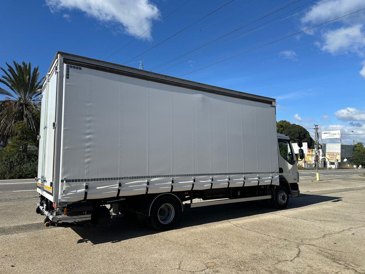 DAF LF 45.250 - Caminhão com lona: foto 3 DAF LF 45.250 - Caminhão com lona: foto 3