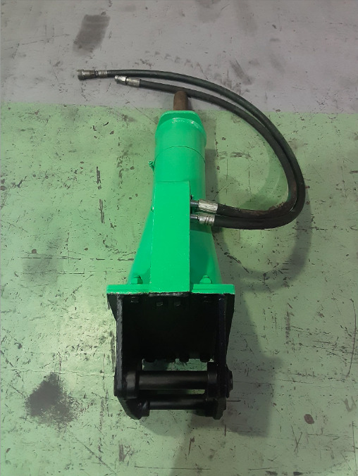 MONTABERT BRP70 - Martelo hidráulico: foto 2 MONTABERT BRP70 - Martelo hidráulico: foto 2