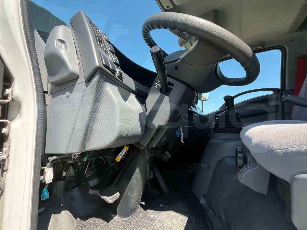 Autocarro escolar Isuzu P65: foto 17