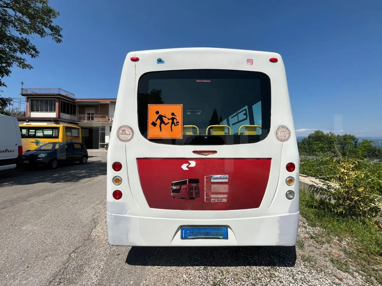 Isuzu P65 - Autocarro escolar: foto 5 Isuzu P65 - Autocarro escolar: foto 5