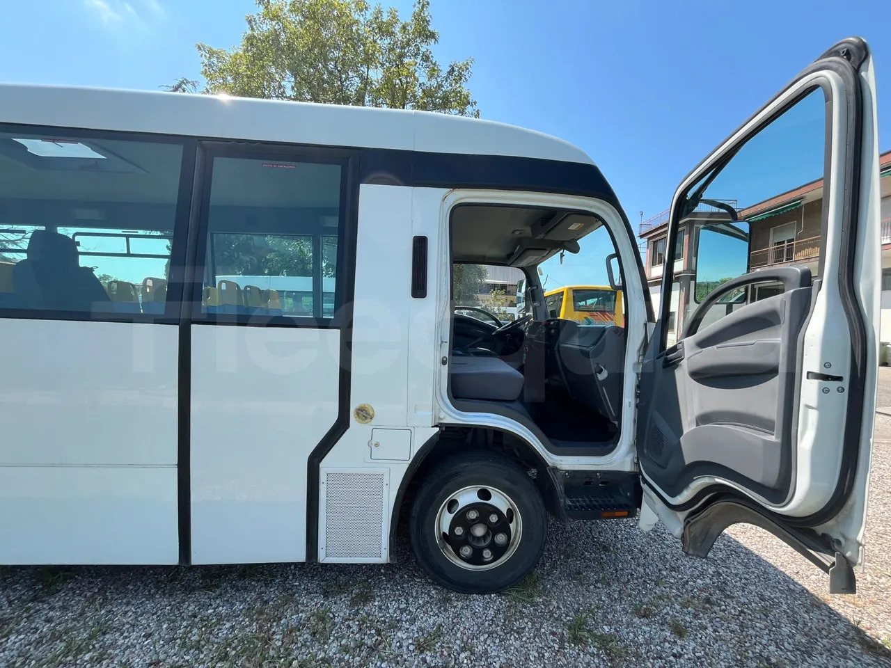 Autocarro escolar Isuzu P65: foto 10