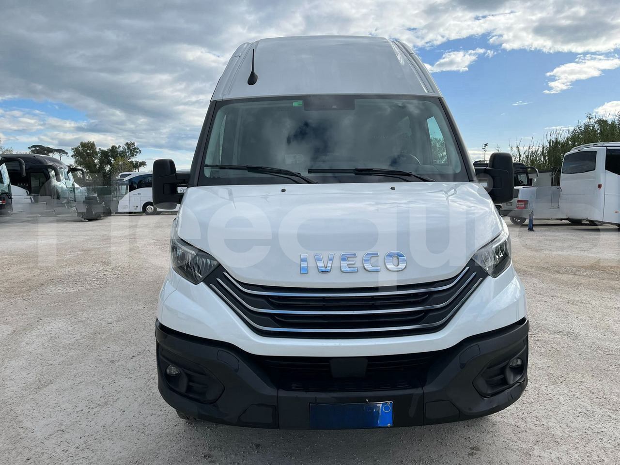 Iveco Daily - Micro-ônibus, Furgão de passageiros: foto 1 Iveco Daily - Micro-ônibus, Furgão de passageiros: foto 1