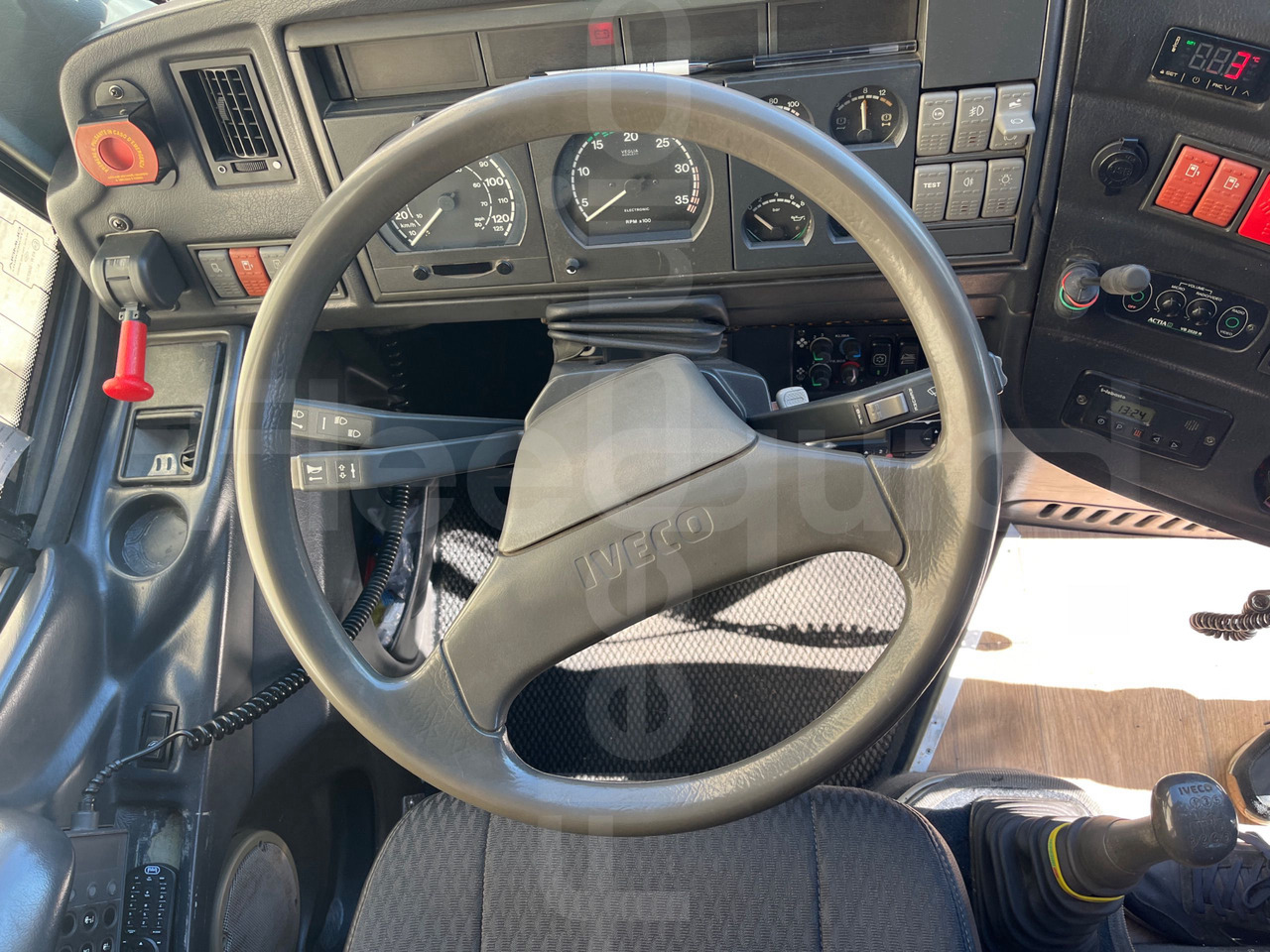 Autocarro Iveco E24: foto 19