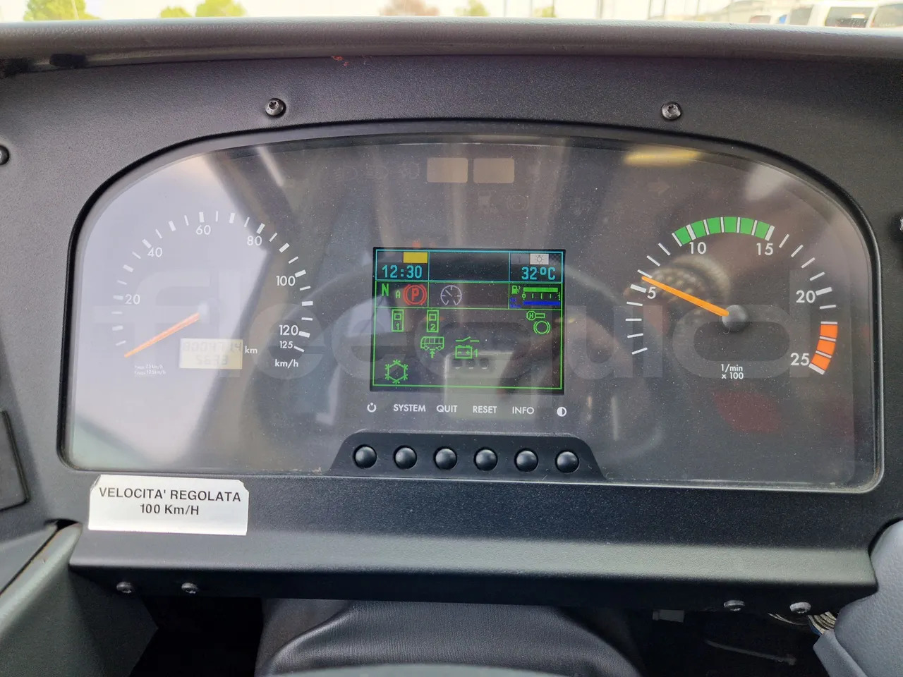 Mercedes-Benz Tourismo - Autocarro: foto 3 Mercedes-Benz Tourismo - Autocarro: foto 3