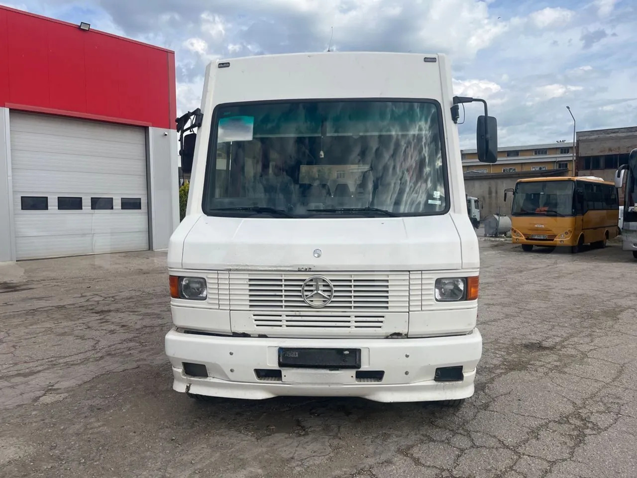 Mercedes-Benz Vario - Micro-ônibus, Furgão de passageiros: foto 1 Mercedes-Benz Vario - Micro-ônibus, Furgão de passageiros: foto 1