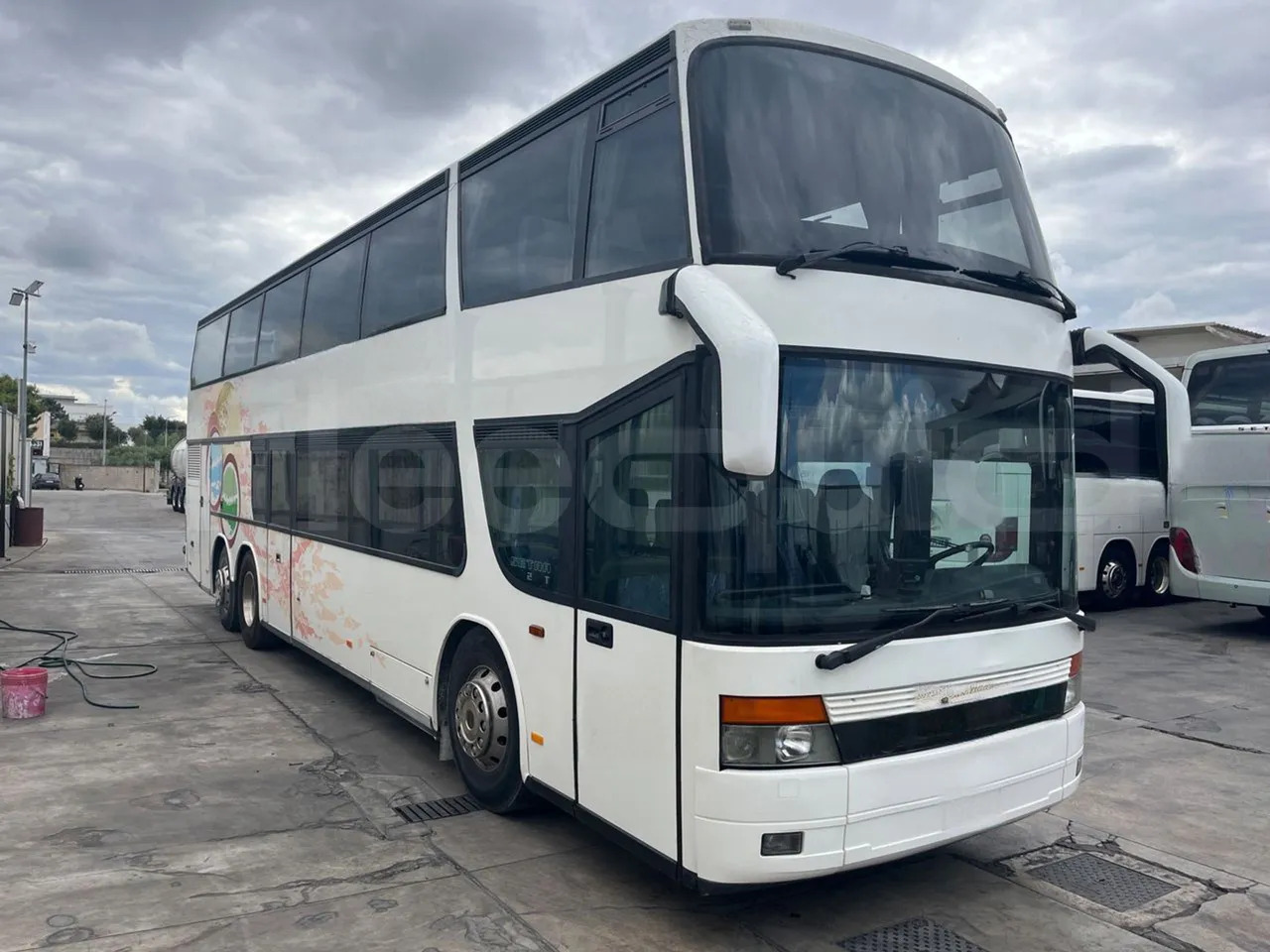 Setra S328 - Ônibus panorâmico: foto 1 Setra S328 - Ônibus panorâmico: foto 1