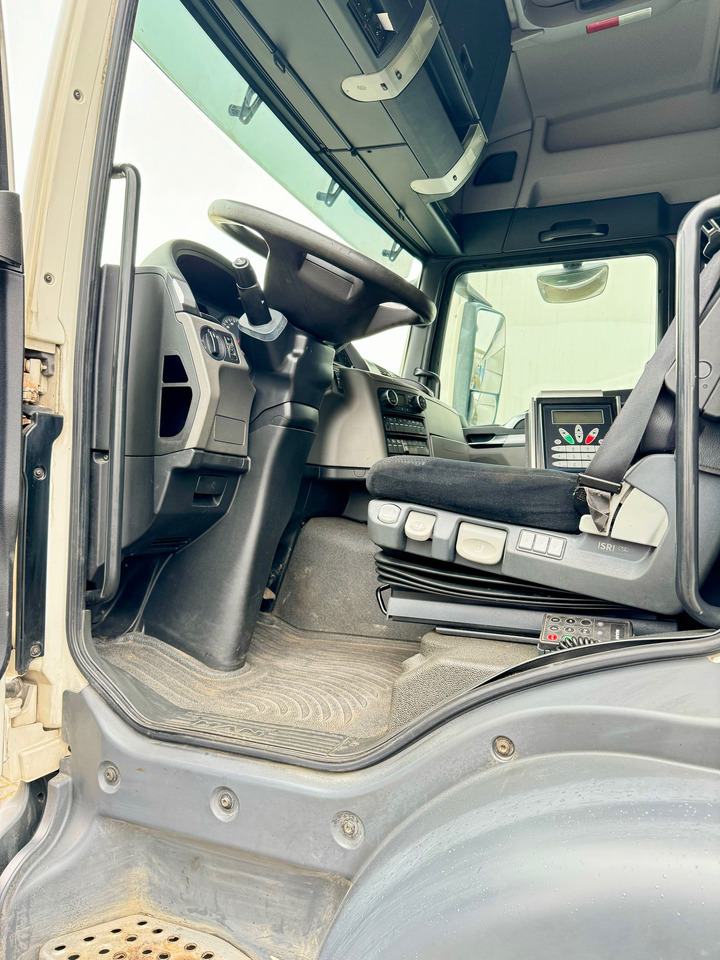 Caminhão tanque para transporte de leite MAN TGS 35.480 8X4-2 TRIDEM Wasser-Tank: foto 21 Caminhão tanque para transporte de leite MAN TGS 35.480 8X4-2 TRIDEM Wasser-Tank: foto 21