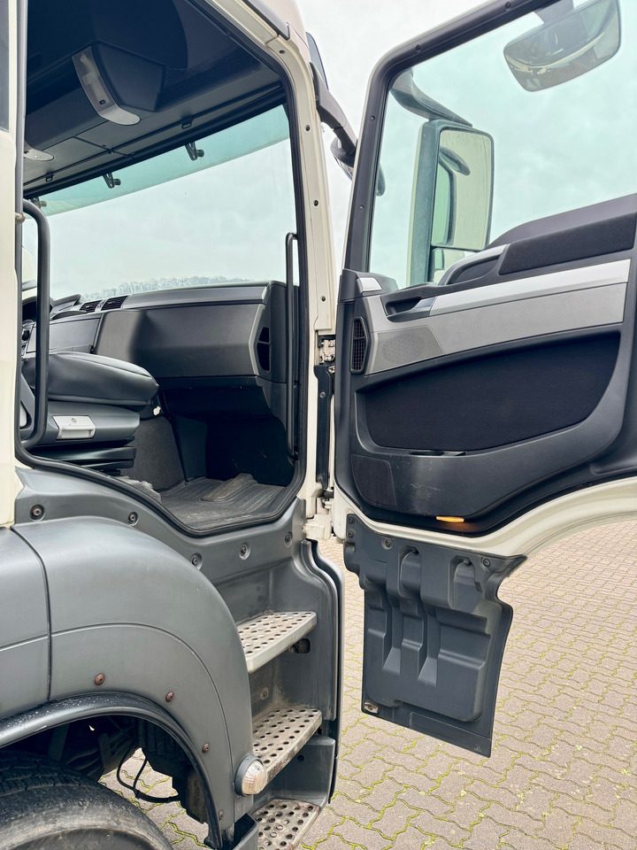 Caminhão tanque para transporte de leite MAN TGS 35.480 8X4-2 TRIDEM Wasser-Tank: foto 22 Caminhão tanque para transporte de leite MAN TGS 35.480 8X4-2 TRIDEM Wasser-Tank: foto 22