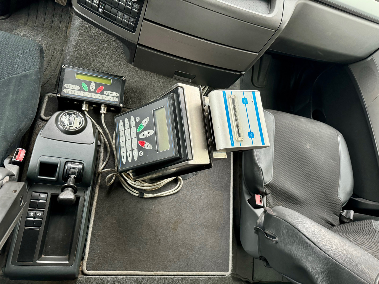 Caminhão tanque para transporte de leite MAN TGS 35.480 8X4-2 TRIDEM Wasser-Tank: foto 13 Caminhão tanque para transporte de leite MAN TGS 35.480 8X4-2 TRIDEM Wasser-Tank: foto 13