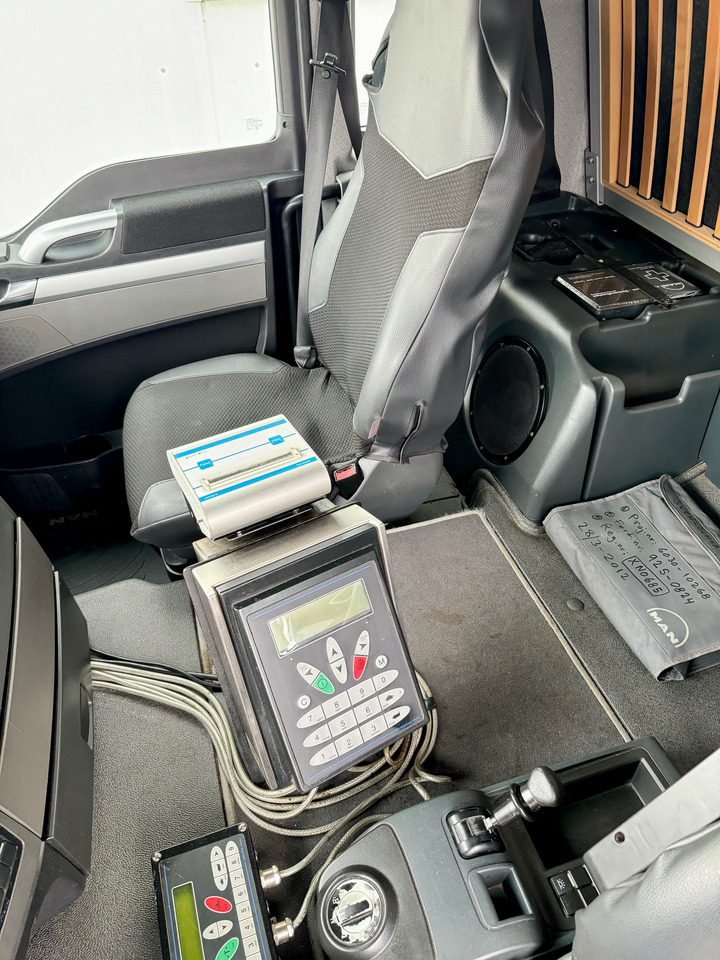 Caminhão tanque para transporte de leite MAN TGS 35.480 8X4-2 TRIDEM Wasser-Tank: foto 20 Caminhão tanque para transporte de leite MAN TGS 35.480 8X4-2 TRIDEM Wasser-Tank: foto 20